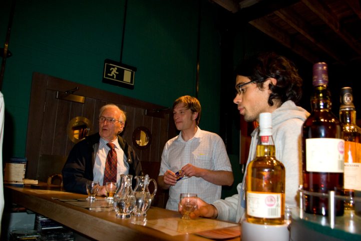 Discussing the different flavours found in whisky